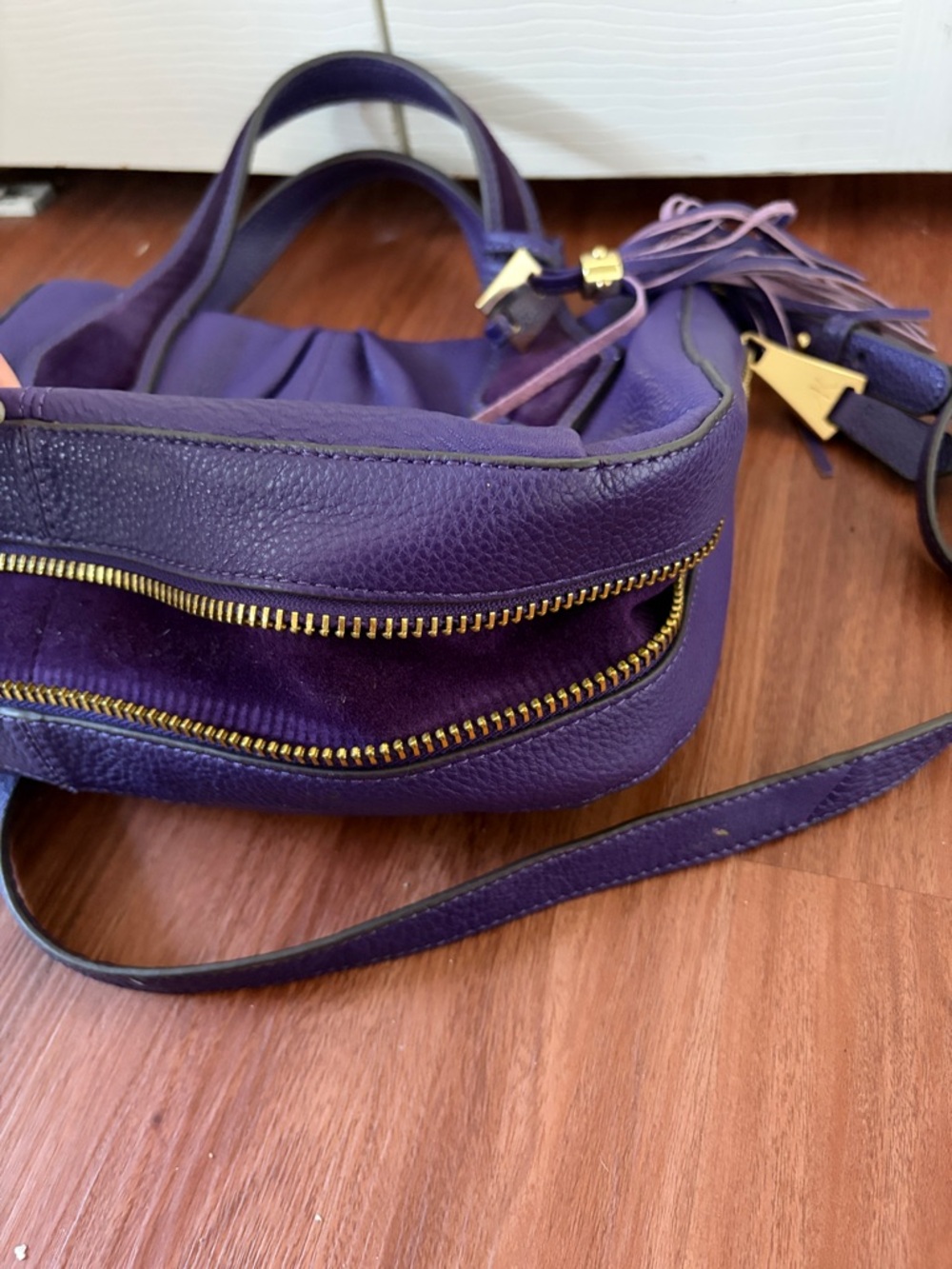 Rare Aimee Kestenberg Purple Leather Tote Handbag with Tassel - Picture 4 of 6